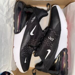 Big Kids’ Nike Air Max 270, size 6Y